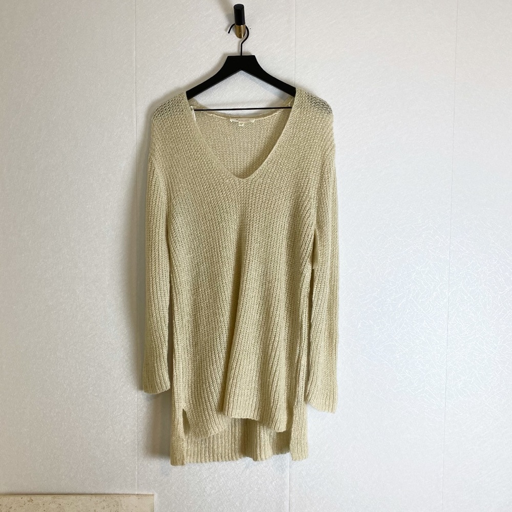 Two by Vince Camuto Cream Gold Metallic Knot Tunic Sweater V-Neck High Low